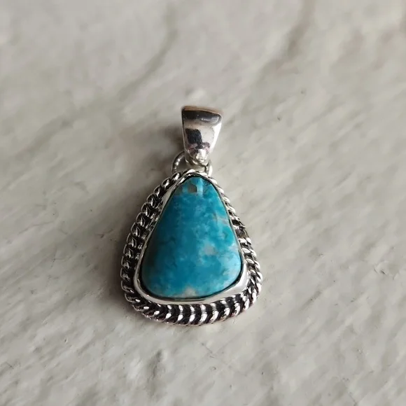 NWOT Native American Navajo Turquoise & Sterling Teardrop Pendant 💙